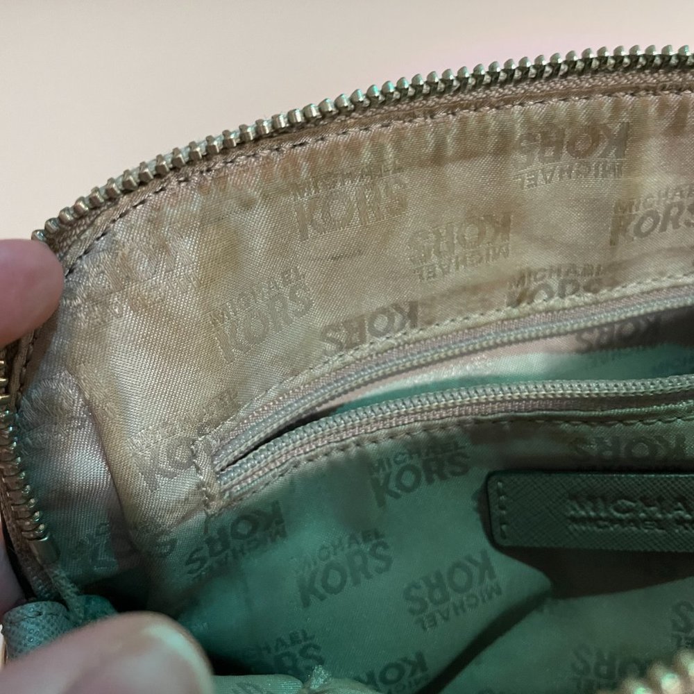 MICHAEL KORS Silver / Grey Leather Crossbody Bag Purse with Silver Hardware - Picture 8 of 10